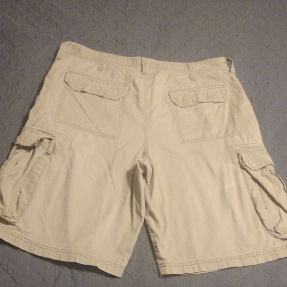 Aeropostale Light Tan Cargo Shorts - Picture 11 of 12